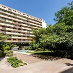 Luxury 5 Bedroom & 5 Bathroom Suite - Eiffel Tower