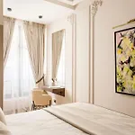 Luxury 5 Bedroom & 5 Bathroom Suite - Eiffel Tower