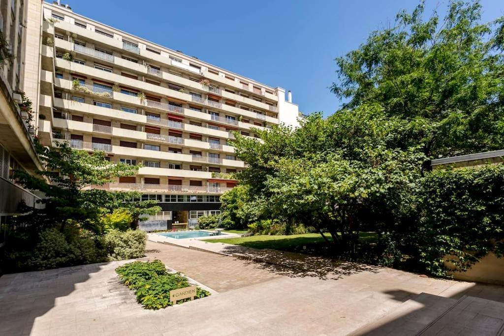 Luxury 5 Bedroom & 5 Bathroom - Eiffel Tower Parijs