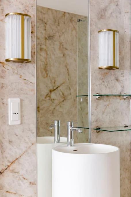 Luxury 5 Bedroom & 5 Bathroom - Eiffel Tower Parijs