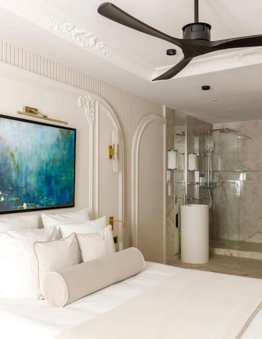 Luxury 5 Bedroom & 5 Bathroom - Eiffel Tower * Parijs
