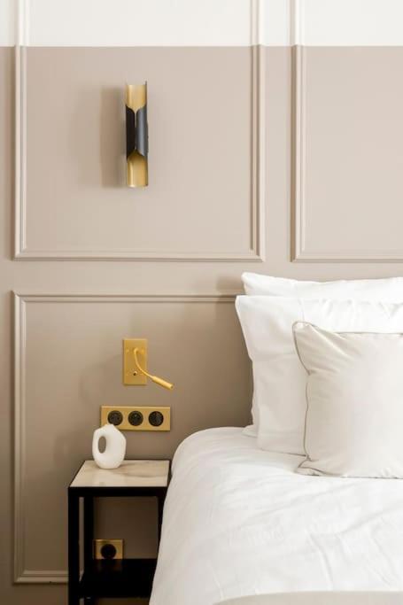 Luxury 5 Bedroom & 5 Bathroom - Eiffel Tower Appartement
