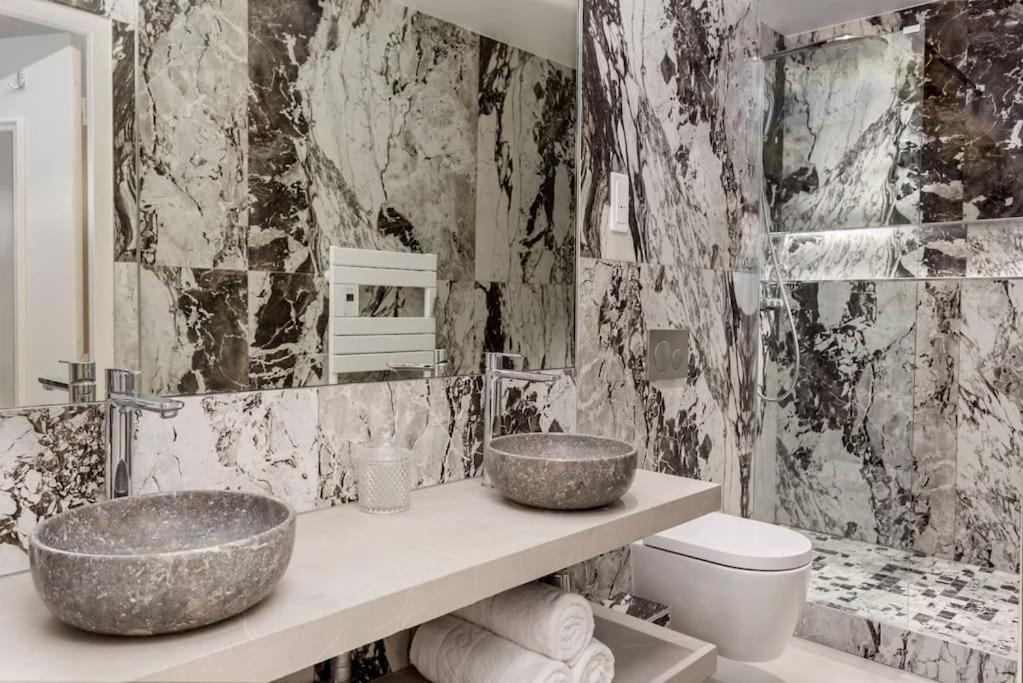 Luxury 5 Bedroom & 5 Bathroom - Eiffel Tower Appartement *