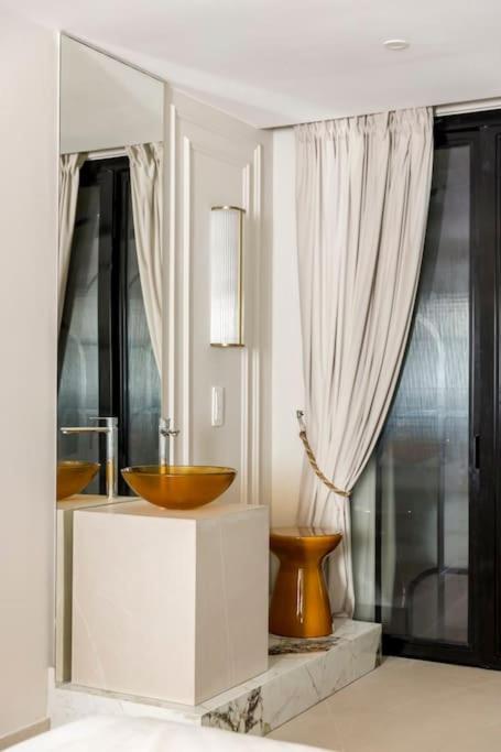 Luxury 5 Bedroom & 5 Bathroom - Eiffel Tower *