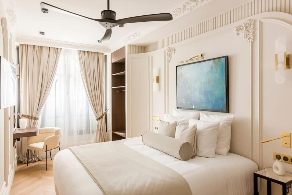 Luxury 5 Bedroom & 5 Bathroom - Eiffel Tower * Parijs